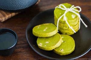matcha-green-tea-cookies-japan